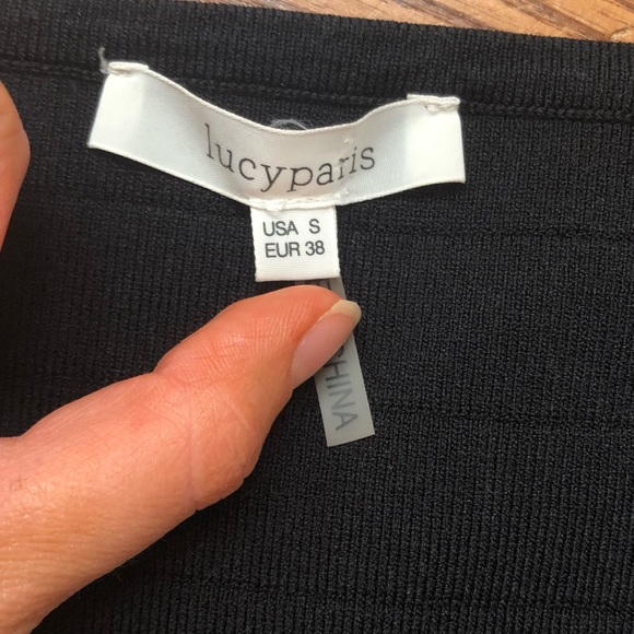 Black crop top - Picture 2 of 3